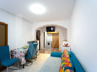 Apartament de Vanzare  2 camere- Str.Semaforului