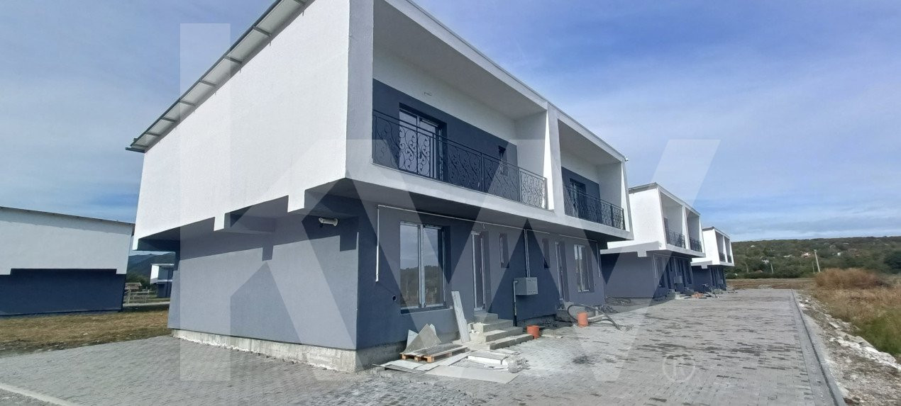 Casa tip duplex de vanzare zona Tropini-Rasinari