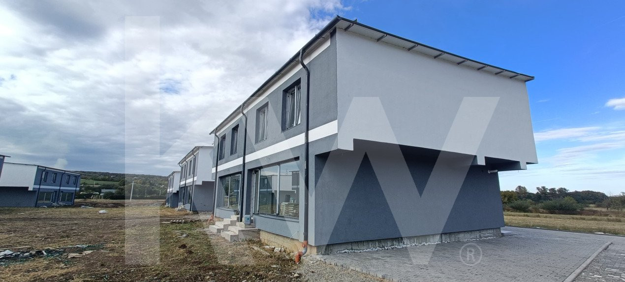 Casa tip duplex de vanzare zona Tropini-Rasinari