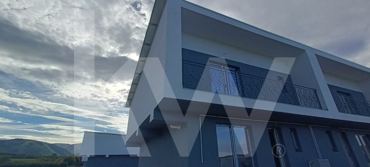 Casa tip duplex de vanzare zona Tropini-Rasinari