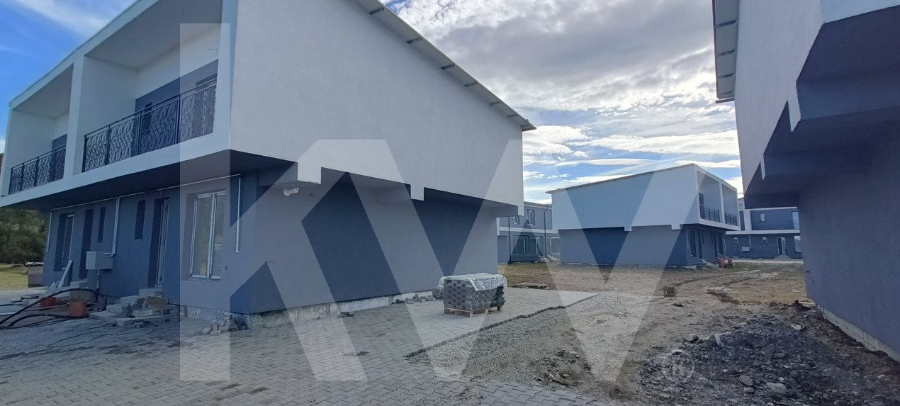 Casa tip duplex de vanzare zona Tropini-Rasinari