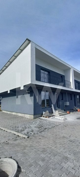 Casa tip duplex de vanzare zona Tropini-Rasinari