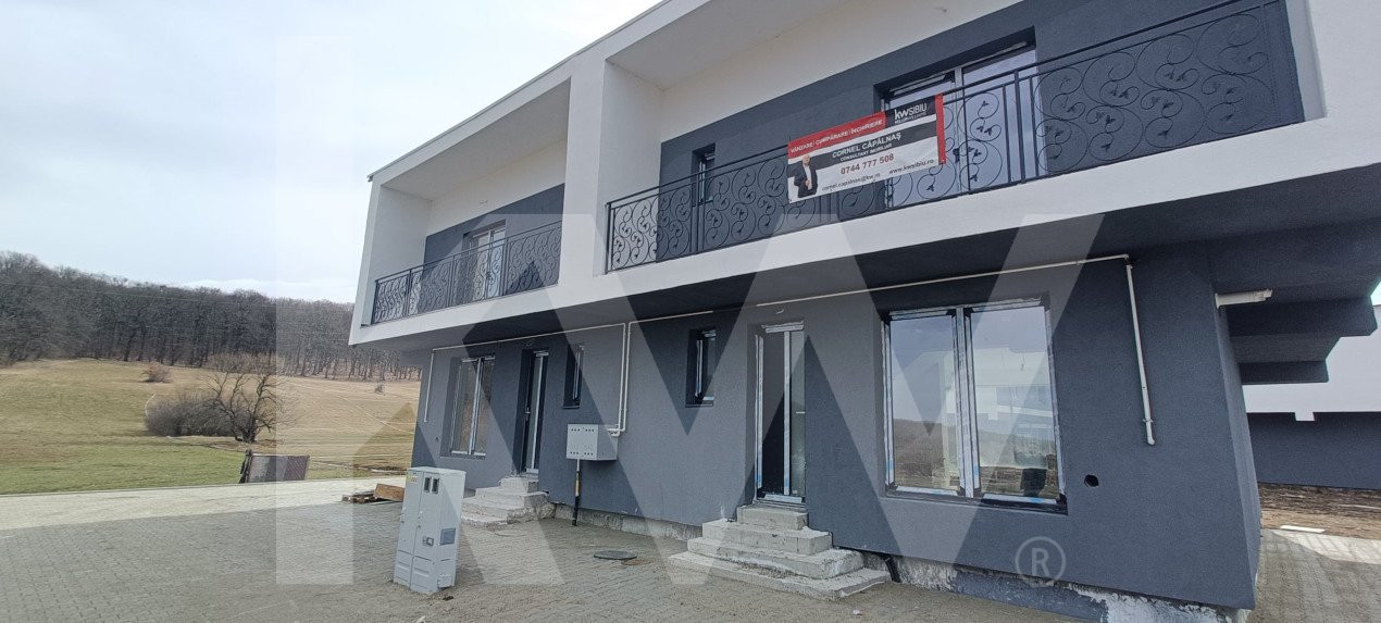 Casa tip duplex de vanzare zona Tropini-Rasinari