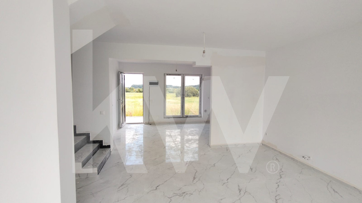 Casa tip duplex de vanzare zona Tropini-Rasinari