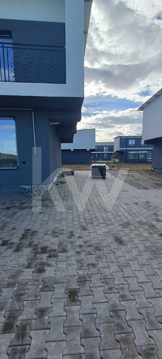 Casa tip duplex de vanzare zona Tropini-Rasinari