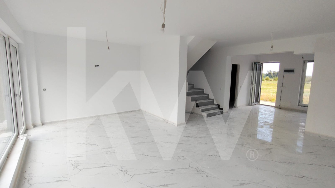 Casa tip duplex de vanzare zona Tropini-Rasinari
