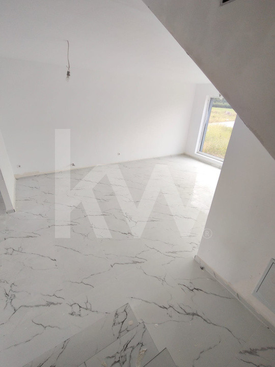 Casa tip duplex de vanzare zona Tropini-Rasinari