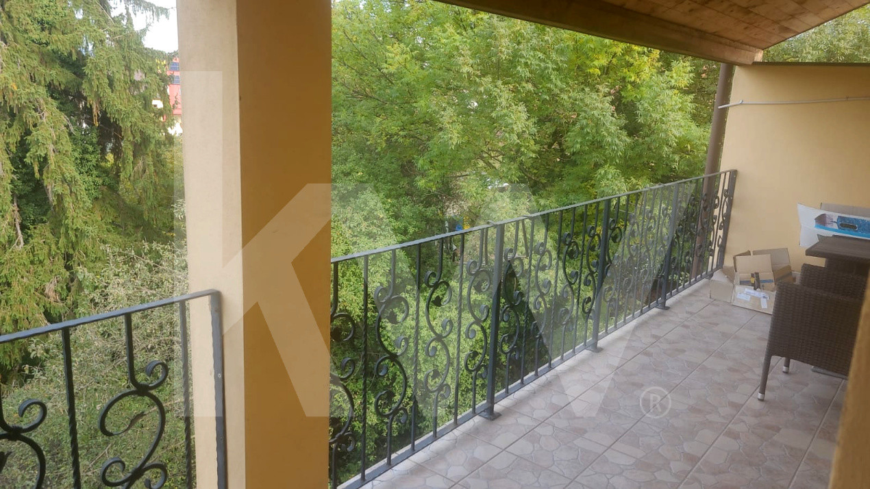 Spatiu de birouri, zona Scoala de Inot, 90mp, 3 camere, hol, 2 bai, terasa