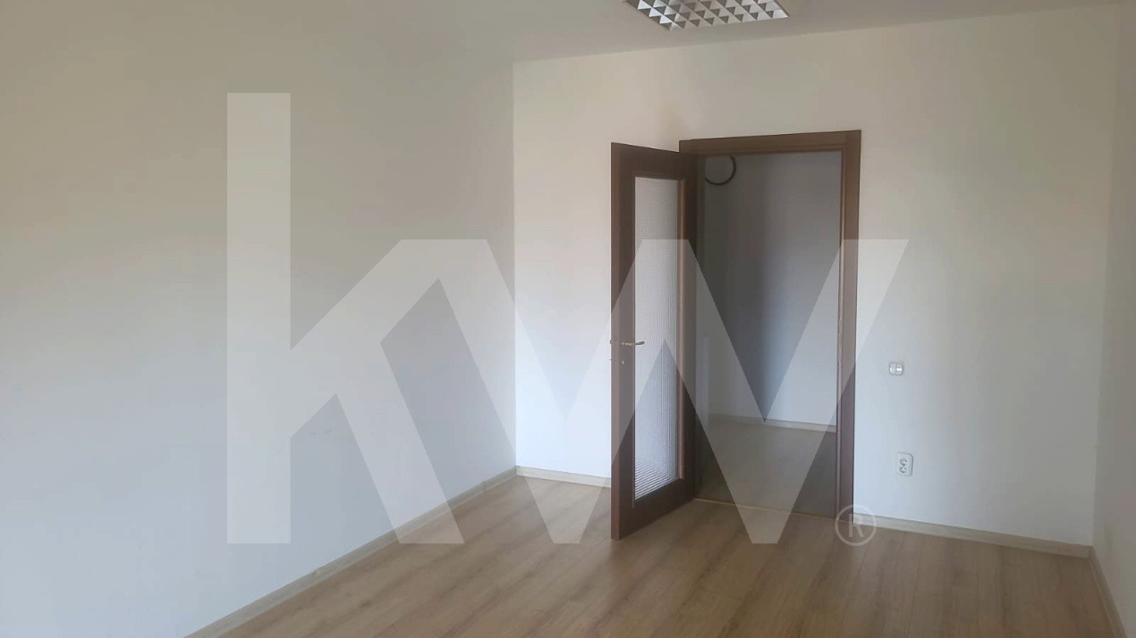 Spatiu de birouri, zona Scoala de Inot, 90mp, 3 camere, hol, 2 bai, terasa