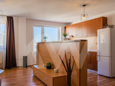  1325Euro/mp util - Apartament spatios, 3 camere, 2 băi, vedere către munți 