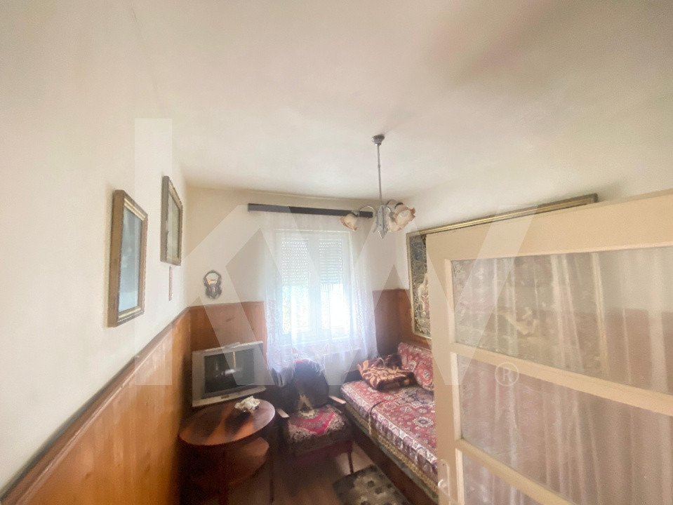 Casa cu teren 507 mp - Zona Piata Sadu