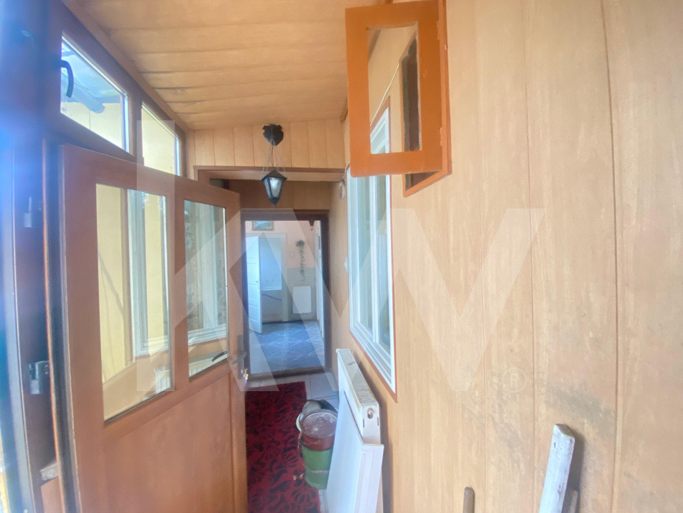 Casa cu teren 507 mp - Zona Piata Sadu