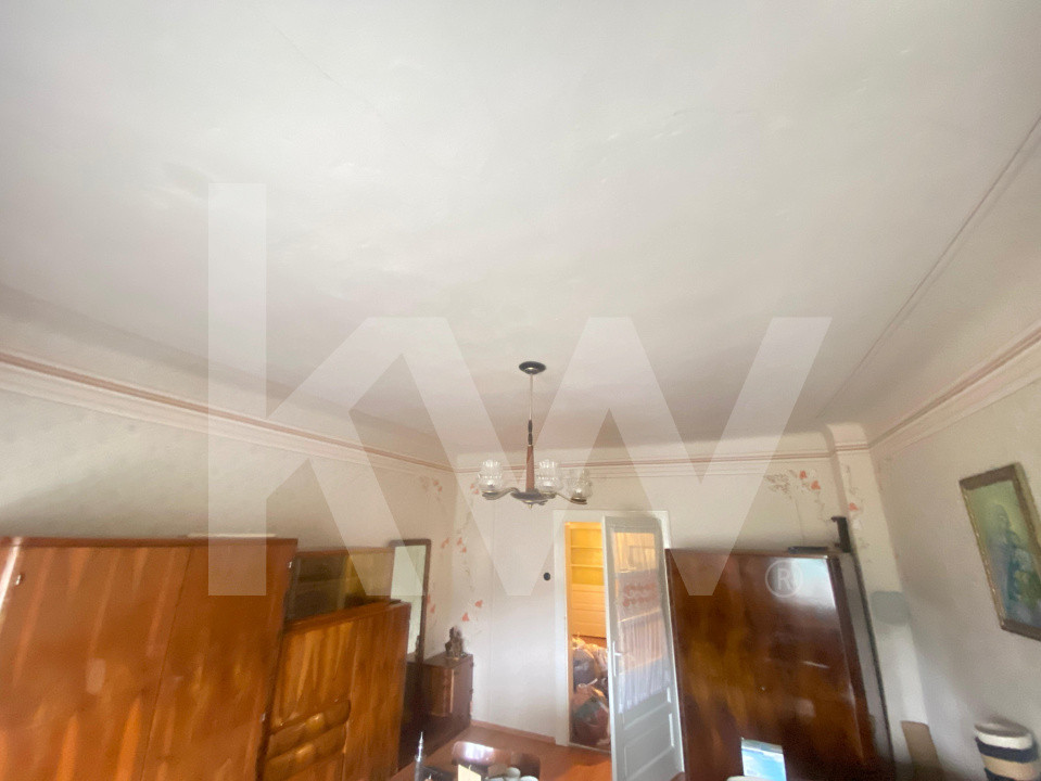 Casa cu teren 507 mp - Zona Piata Sadu