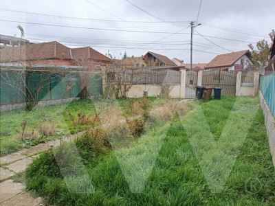 Casa cu teren 507 mp - Zona Piata Sadu
