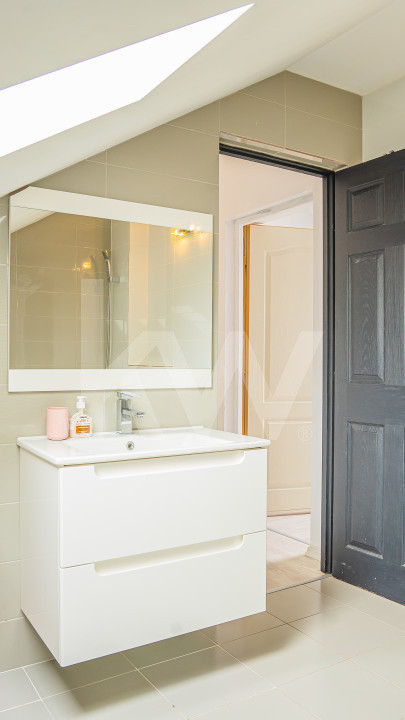 Apartament 4 camere - un cămin de vis cu priveliște spre Munții Făgăraș