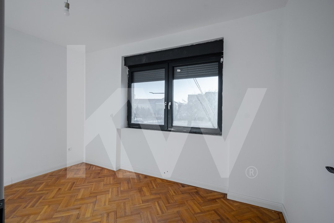 Apartament la casă de vânzare în Parcul Sub Arini 