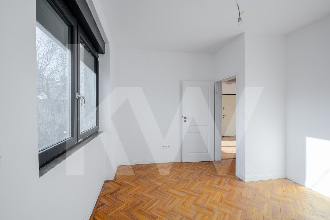 Apartament la casă de vânzare în Parcul Sub Arini 
