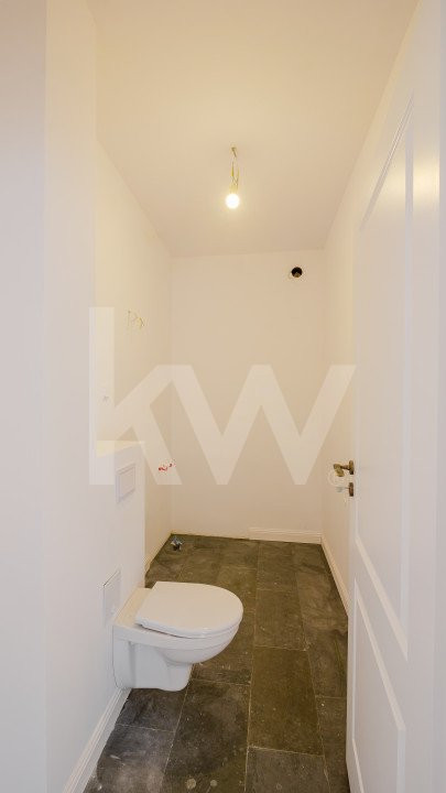 Apartament la casă de vânzare în Parcul Sub Arini 