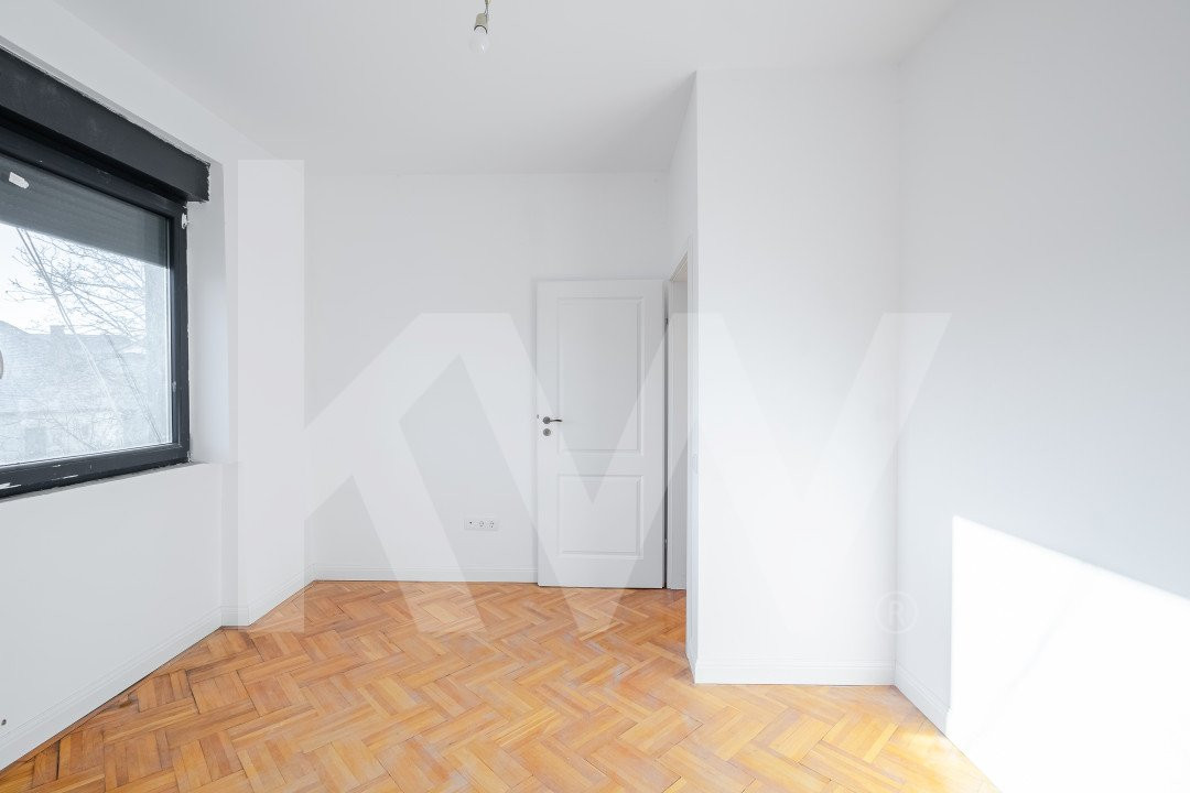 Apartament la casă de vânzare în Parcul Sub Arini 