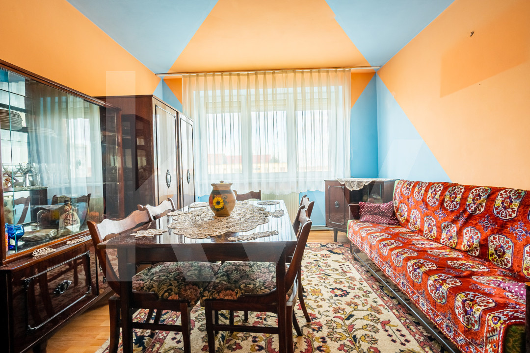 Apartament cu 4 camere de vânzare - Str. Luptei