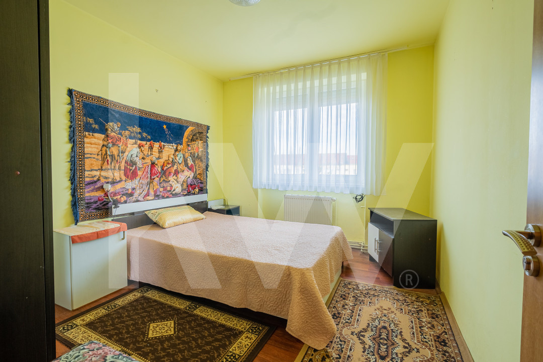 Apartament cu 4 camere de vânzare - Str. Luptei