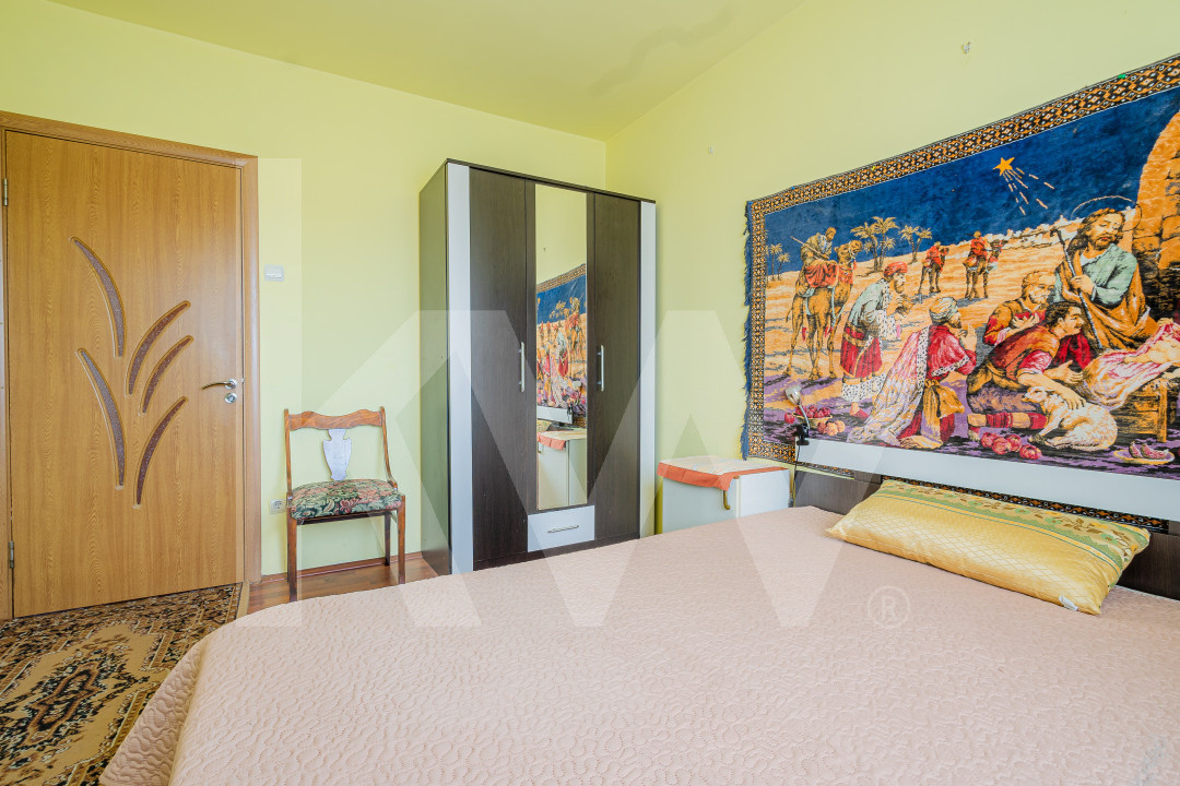 Apartament cu 4 camere de vânzare - Str. Luptei