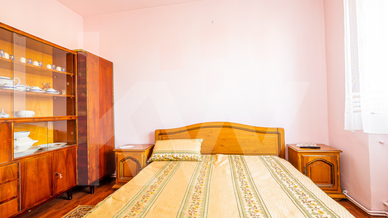 Apartament cu 4 camere de vânzare - Str. Luptei