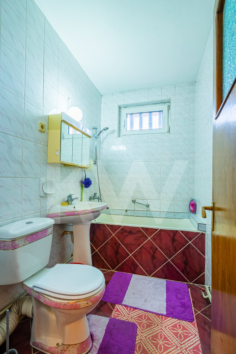 Apartament cu 4 camere de vânzare - Str. Luptei