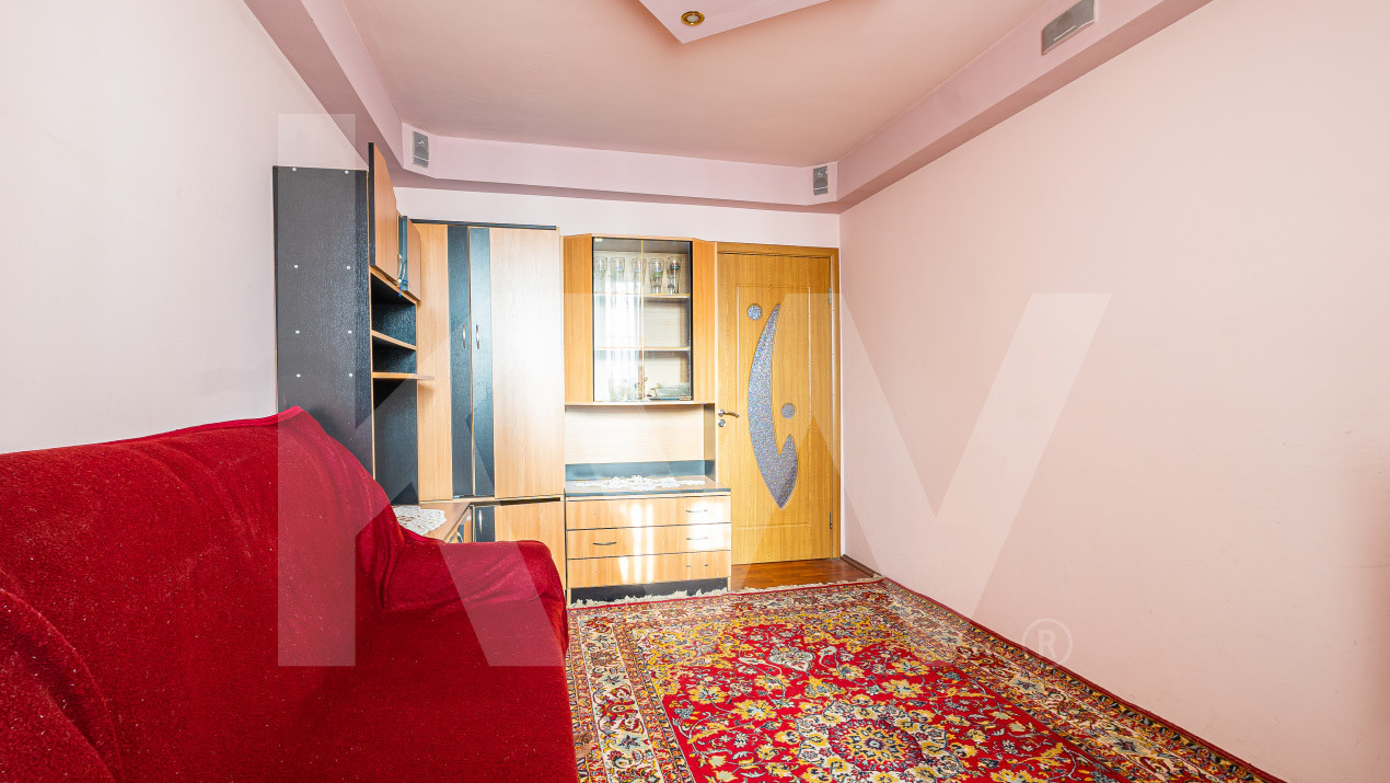 Apartament cu 4 camere de vânzare - Str. Luptei