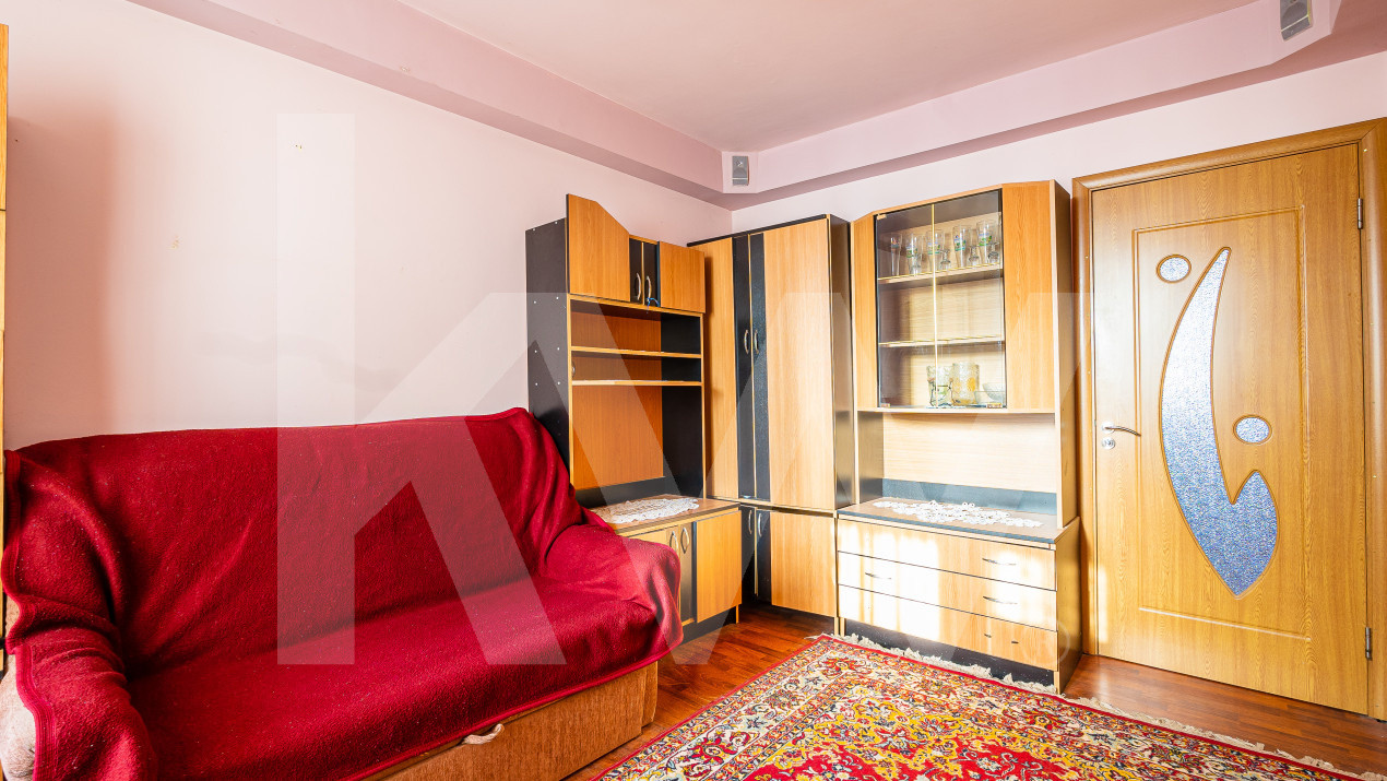 Apartament cu 4 camere de vânzare - Str. Luptei