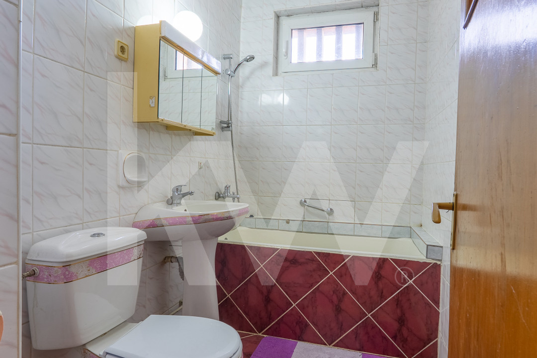Apartament cu 4 camere de vânzare - Str. Luptei