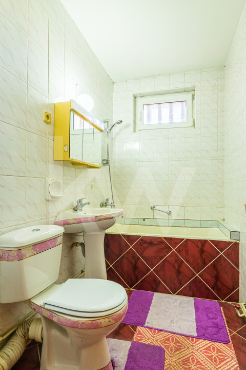 Apartament cu 4 camere de vânzare - Str. Luptei