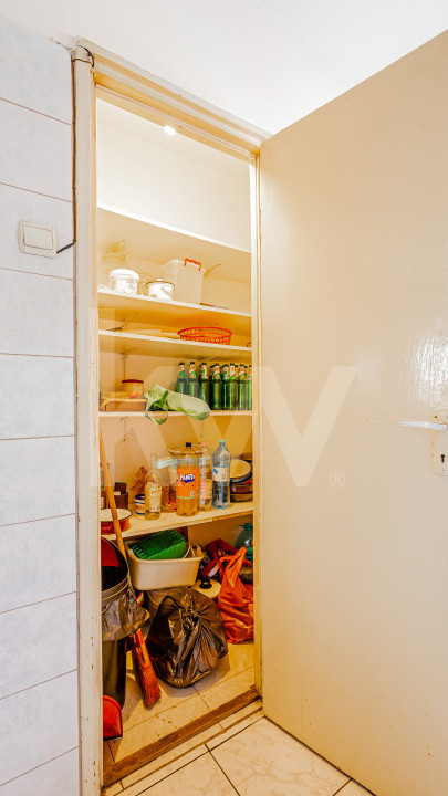 Apartament cu 4 camere de vânzare - Str. Luptei