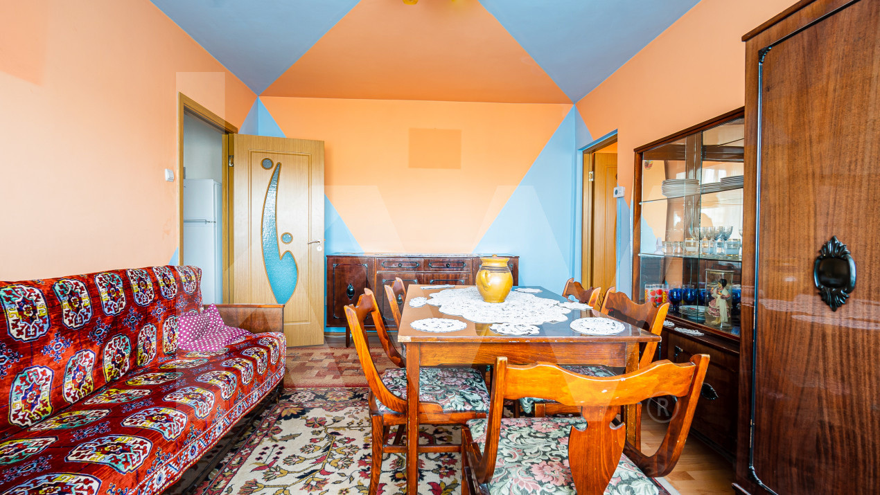 Apartament cu 4 camere de vânzare - Str. Luptei