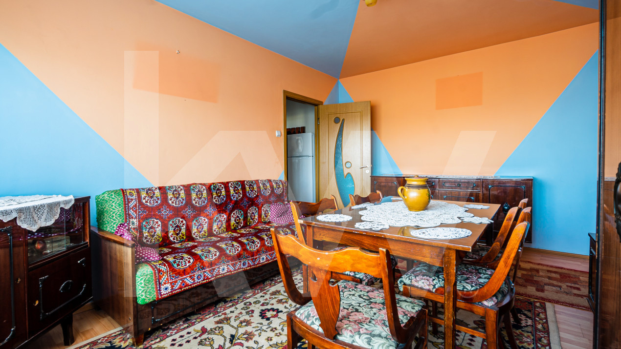 Apartament cu 4 camere de vânzare - Str. Luptei