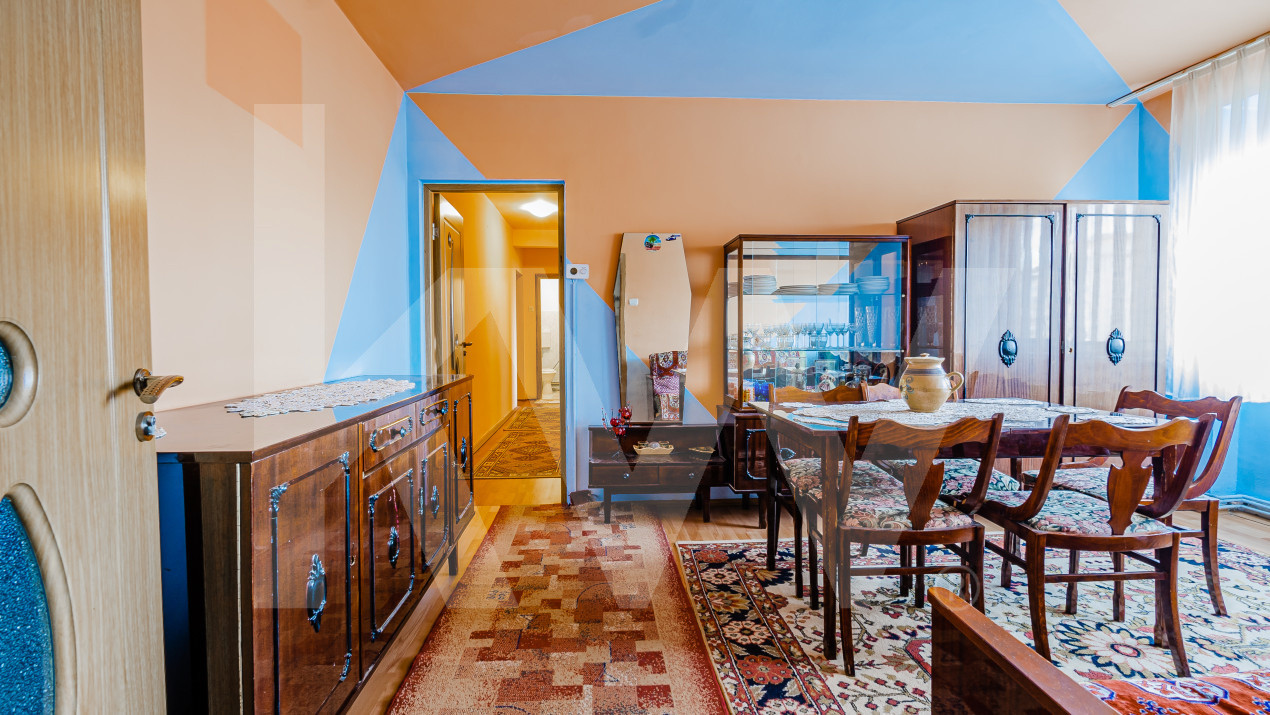 Apartament cu 4 camere de vânzare - Str. Luptei