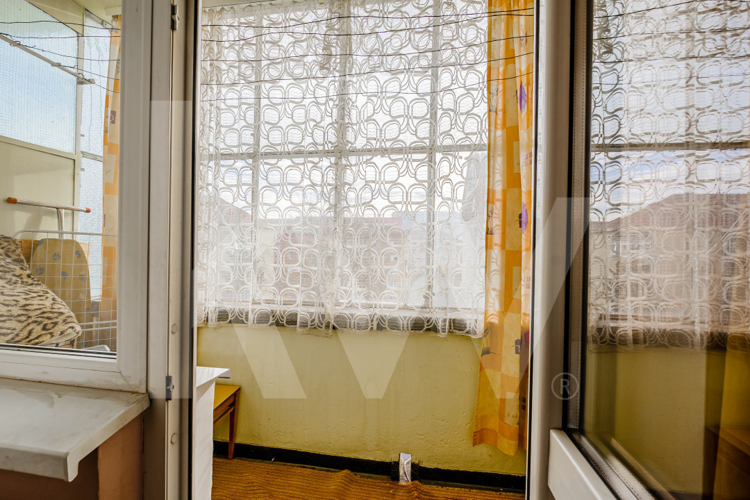 Apartament cu 4 camere de vânzare - Str. Luptei