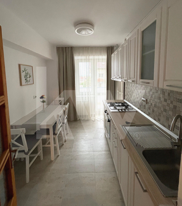 Apartament modern, 3 camere, 2 bai, etaj intermediarstr. Lunga