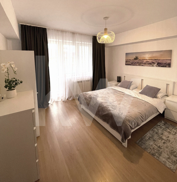Apartament modern, 3 camere, 2 bai, etaj intermediarstr. Lunga