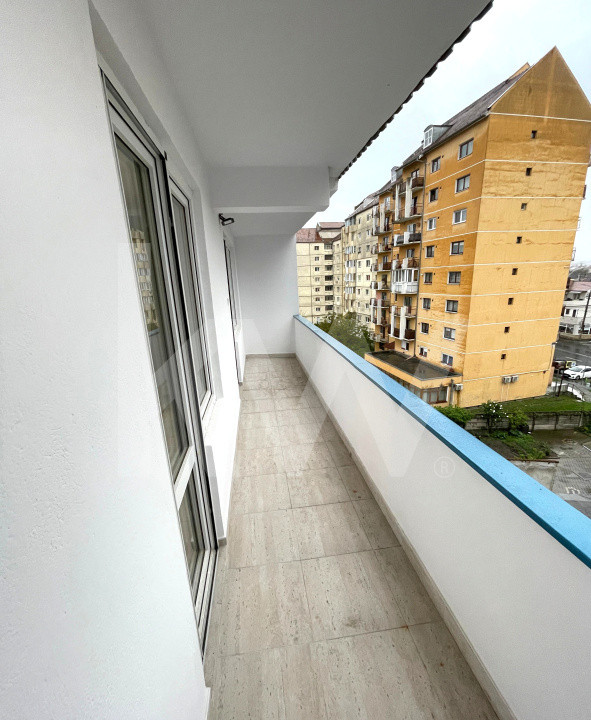 Apartament modern, 3 camere, 2 bai, etaj intermediarstr. Lunga