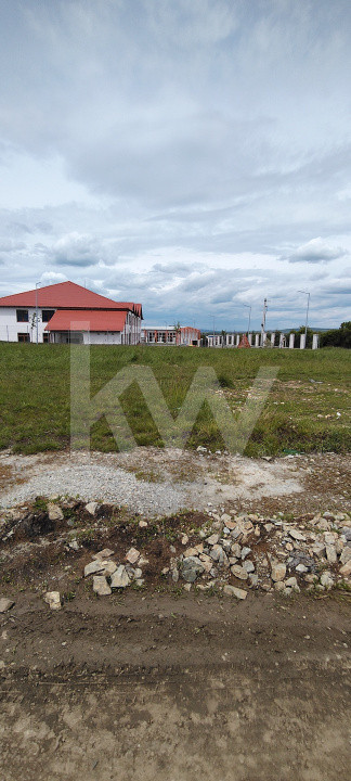 TEREN DE VANZARE INTRAVILAN SURA MICA