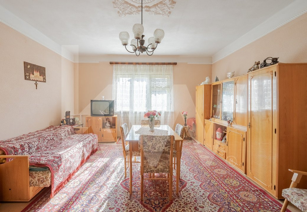 Casă Versatilă în Cisnădie – Ideală pentru Familie, Birou sau Cabinete!