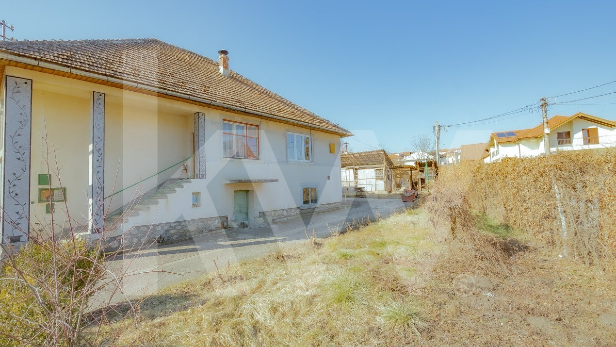 Casă Versatilă în Cisnădie – Ideală pentru Familie, Birou sau Cabinete!