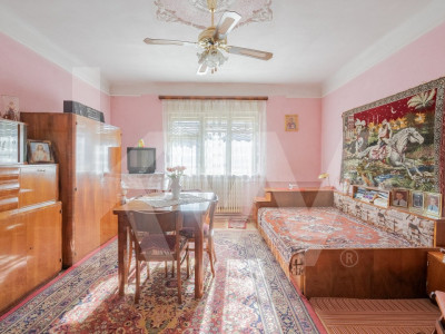 Casă Versatilă în Cisnădie – Ideală pentru Familie, Birou sau Cabinete!