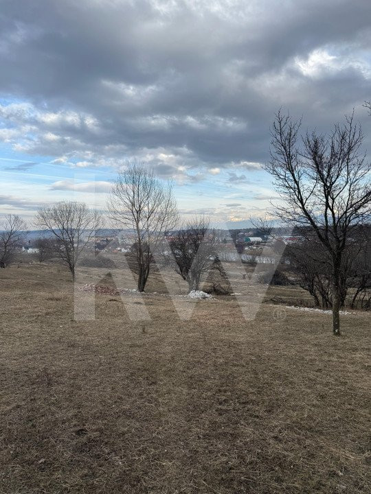 Teren de vânzare de 3738 mp - PUZ și autorizație de construcție în Cisnădioara!