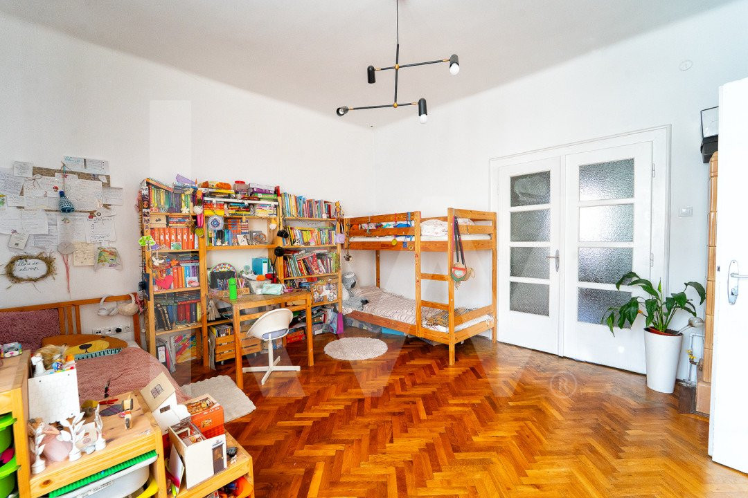 Casă pe un singur nivel, 85 mp, pod și pivniță +curte. Zona Sub Arini