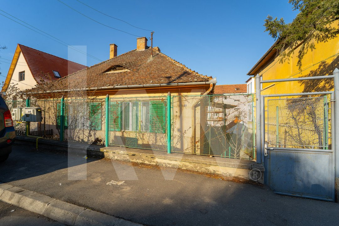 Casă pe un singur nivel, 85 mp, pod și pivniță +curte. Zona Sub Arini