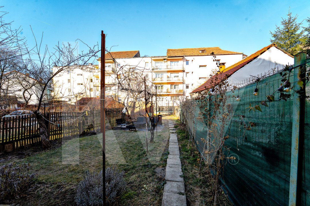 Casă pe un singur nivel, 85 mp, pod și pivniță +curte. Zona Sub Arini