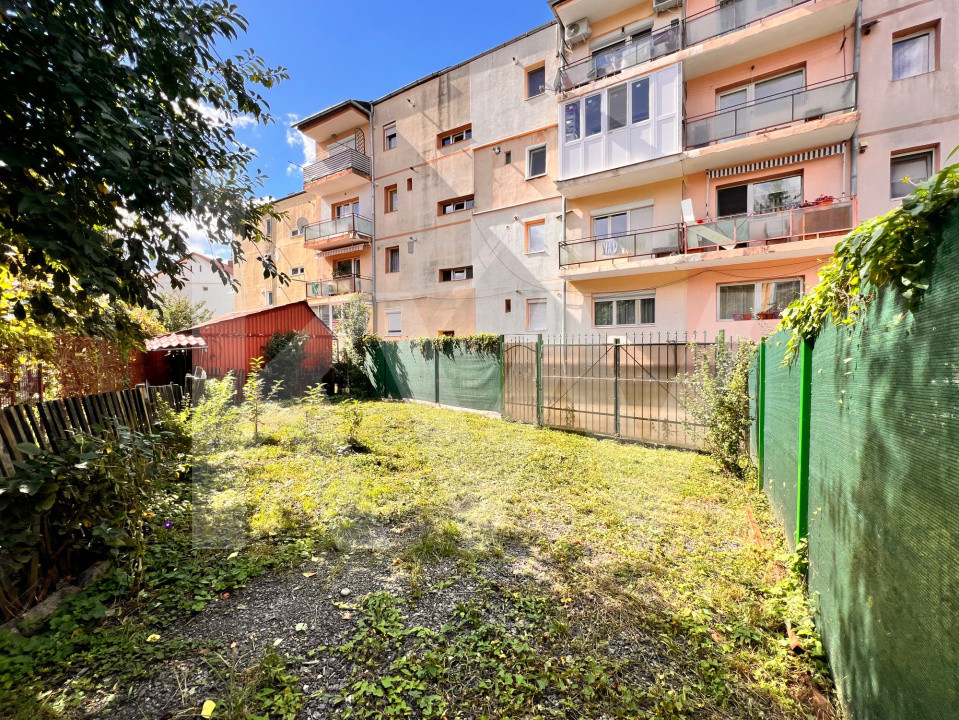Casă pe un singur nivel cu 3 camere+pivniță. Pod și curte-Zona Sub Arini