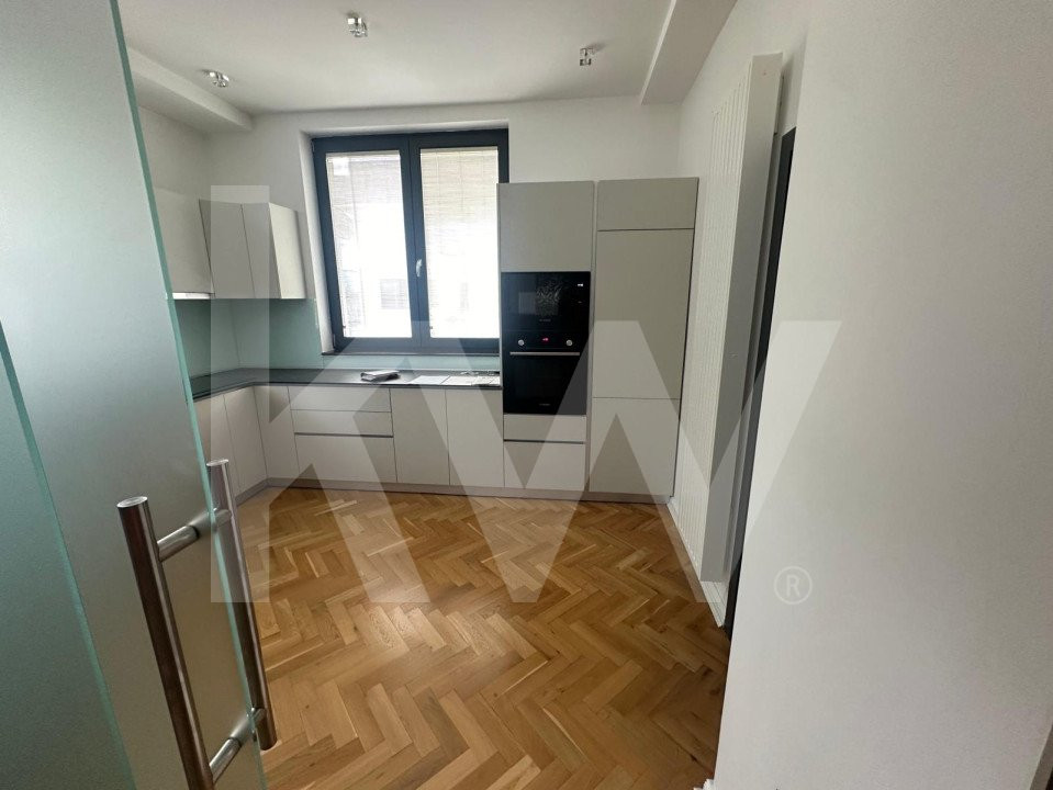 Apartament 140 mp de inchiriat